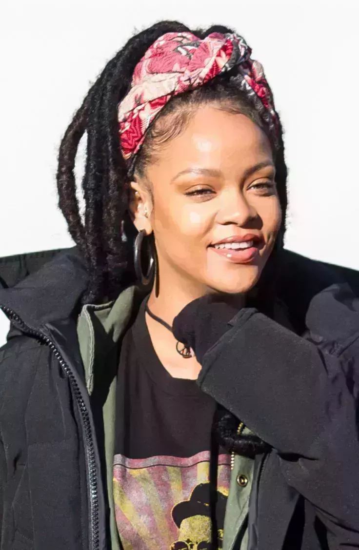 Rihanna’s Head Scarf & Braids Style