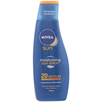 Nivea Protección solar SUN PROTECTOR HIDRATANTE LECHE SPF20 200ML