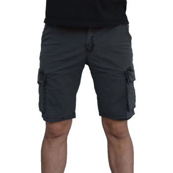 Close-Up Short GRIGI