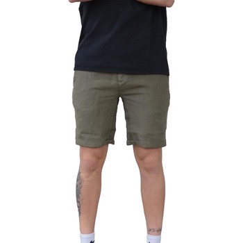 Close-Up Short VERDI