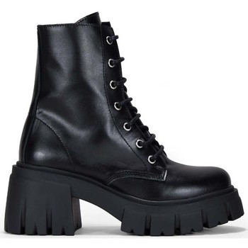 Bosanova Botines Botas piel negra con suela track