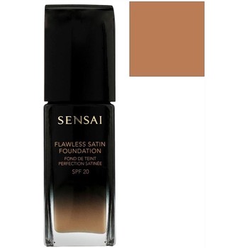 Sensai Base de maquillaje KANEBO FLAWLESS SATIN FOUNDATION FS204.5 WARM BEIGE