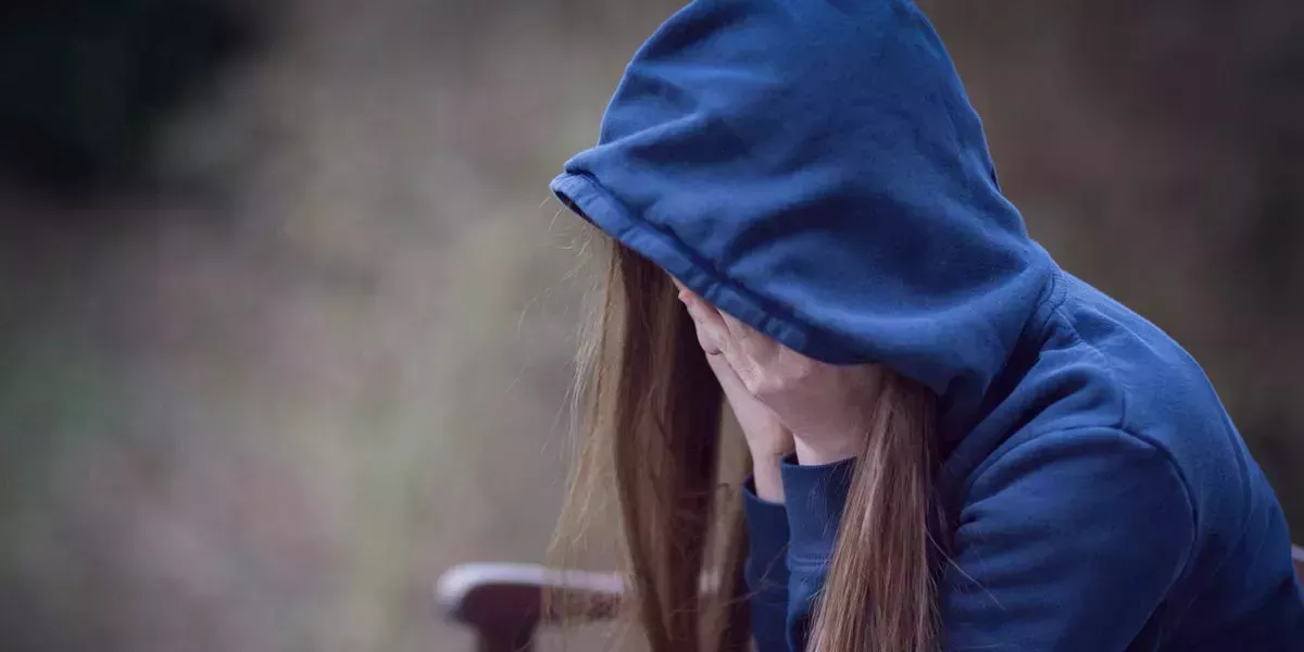 3 señales de advertencia de que un ser querido está en una relación abusiva