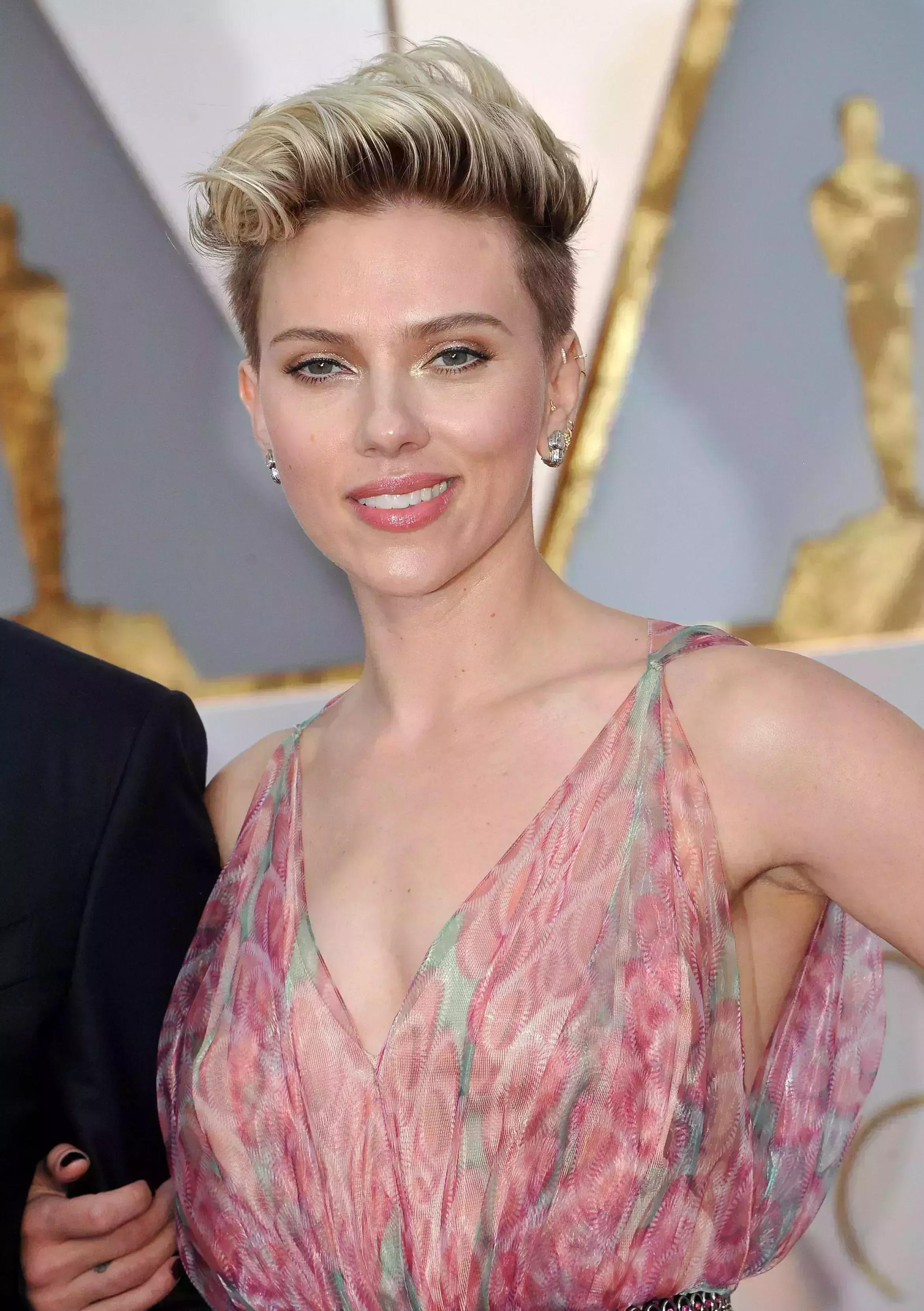 Side Parted Undercut Look by Scarlett Johansson