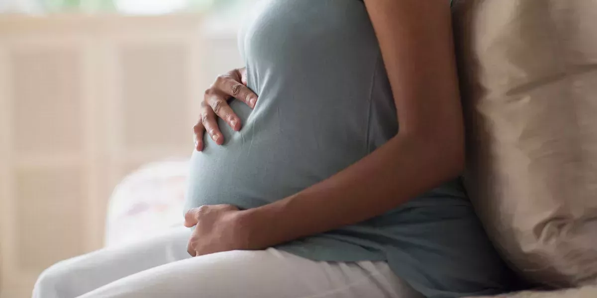Cómo inducir el parto de forma segura y qué métodos naturales están respaldados por la ciencia