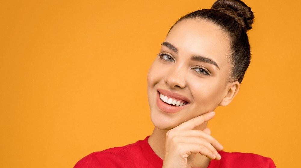 Cómo rizar las pestañas sin un rizador