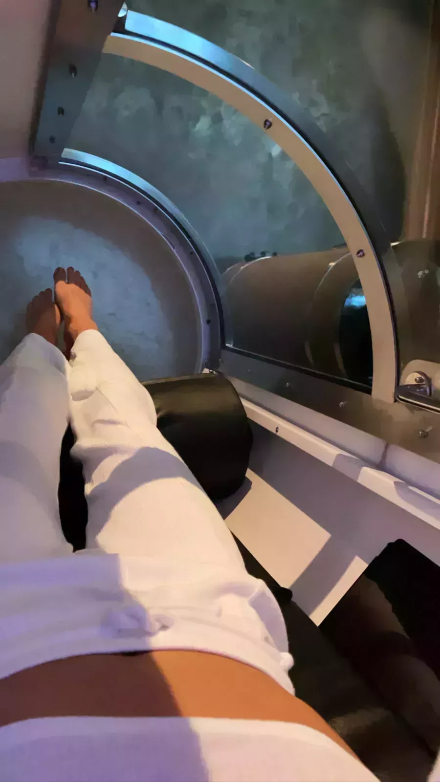 inside Hyperbaric Oxygen Chamber remedy place