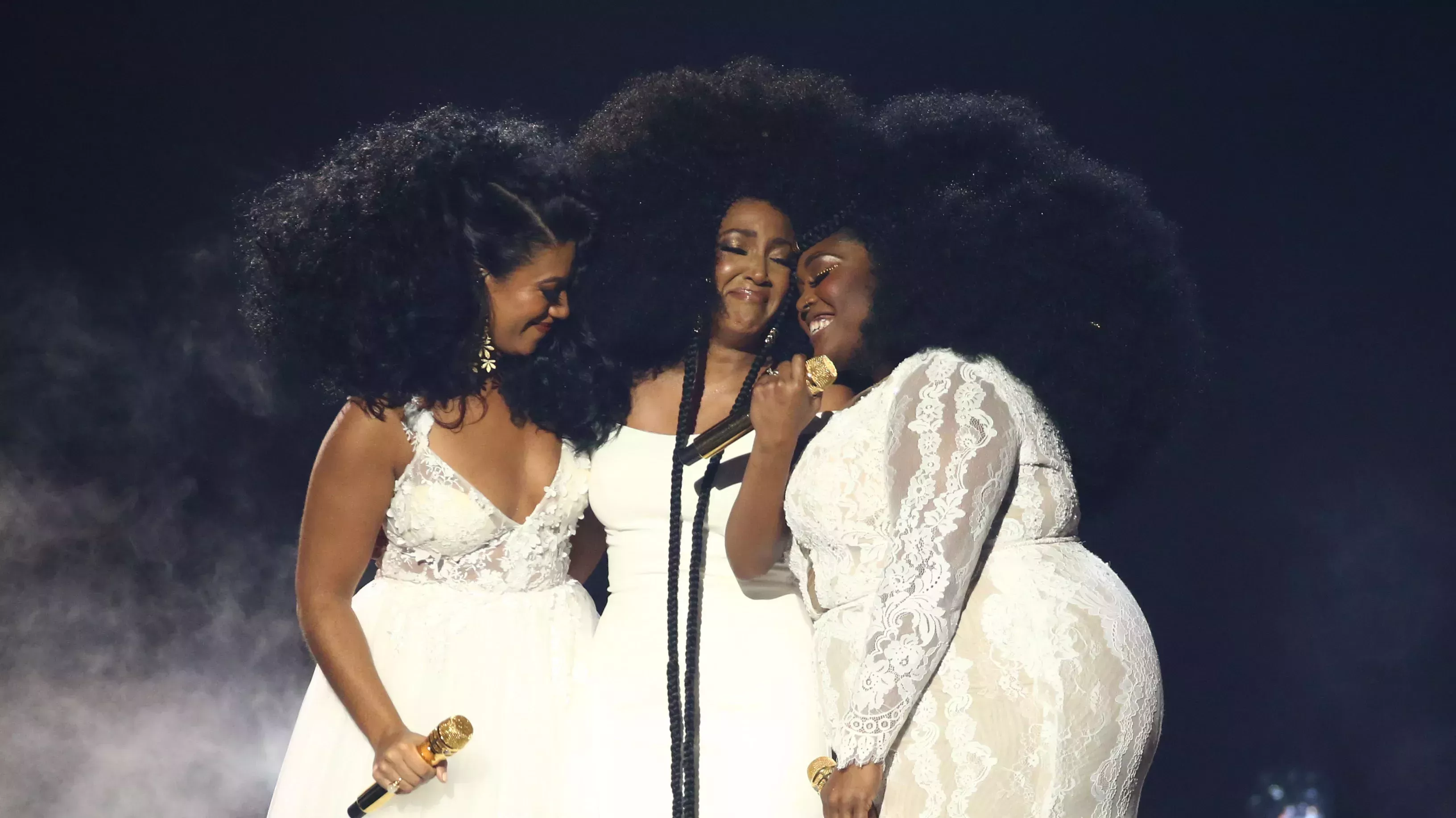 Hubo una increíble celebración del cabello negro en los premios de la música country