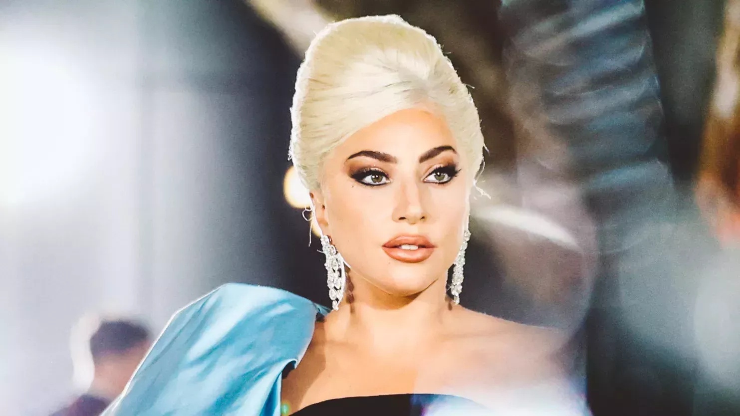 Lady Gaga se puso flequillo para el estreno de "House of Gucci" en Londres