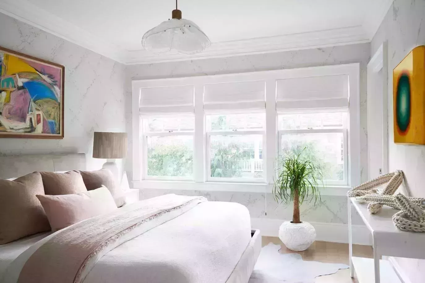30 dormitorios blancos de ensueño que muestran la inigualable versatilidad del color