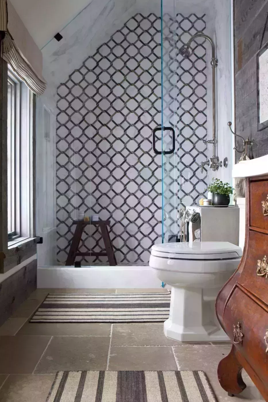 37 baños atemporales en blanco y negro que demuestran que la combinación es el kismet