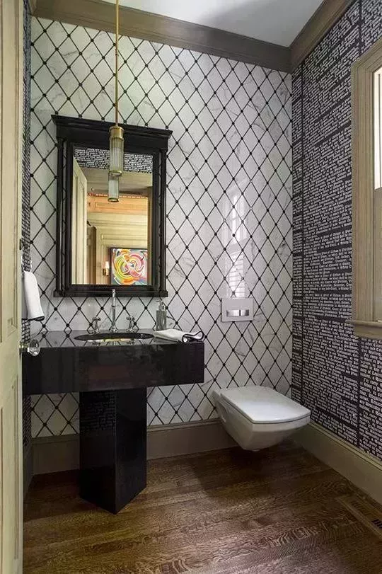37 baños atemporales en blanco y negro que demuestran que la combinación es el kismet