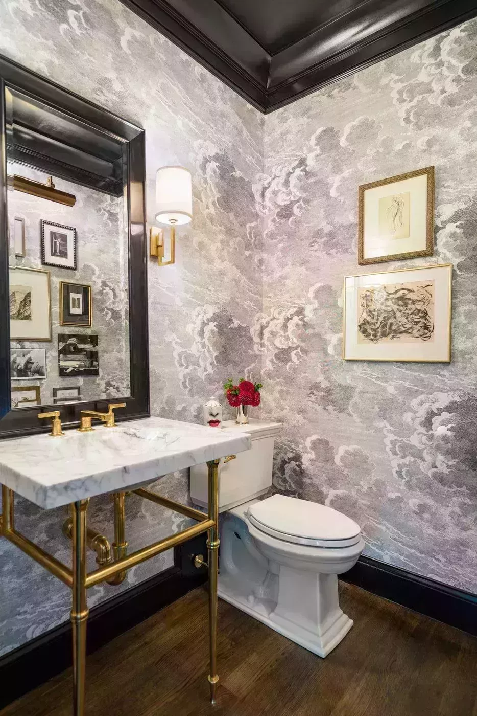 37 baños atemporales en blanco y negro que demuestran que la combinación es el kismet