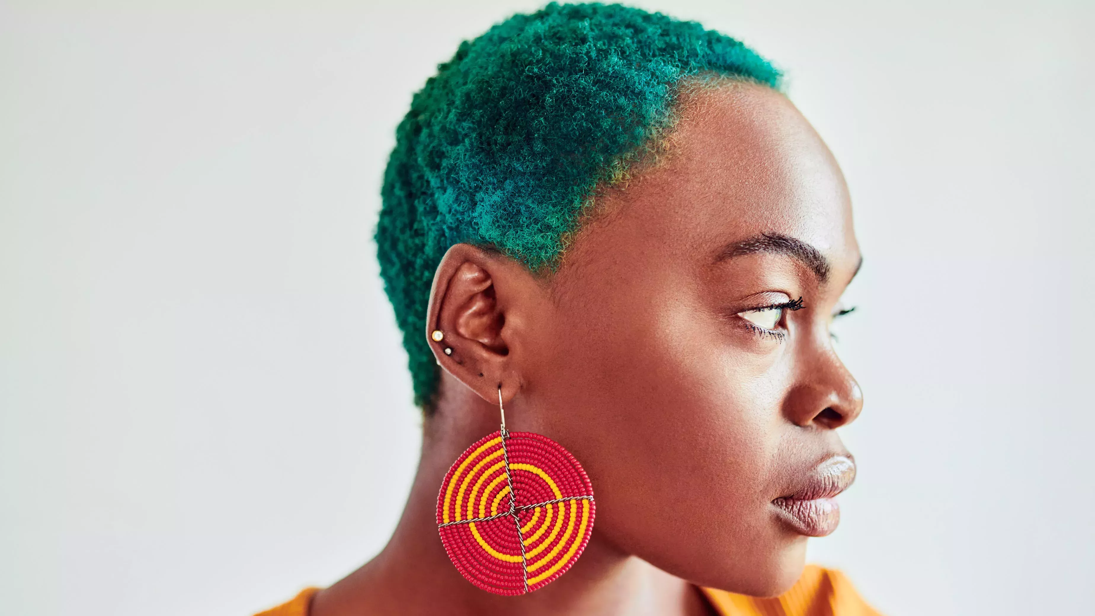 Cómo teñirse el pelo en casa y no estropearlo