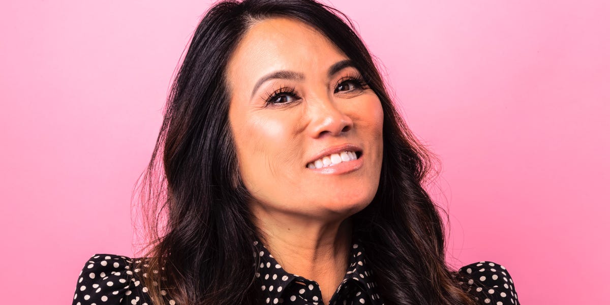 El Dr. Pimple Popper extirpó un quiste del tamaño de una 'bola de chicle' rellena de 'huevo cocido picado'