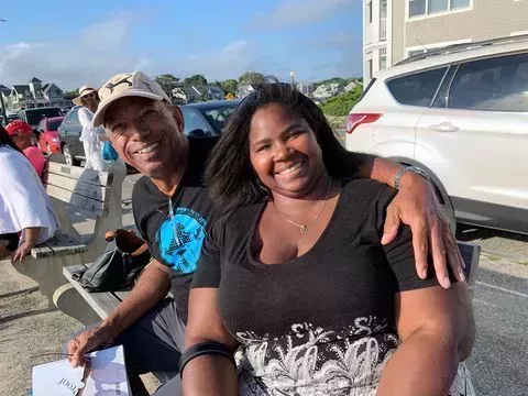 Haciendo olas: Cómo el Club de Natación Osos Polares anima a sus miembros