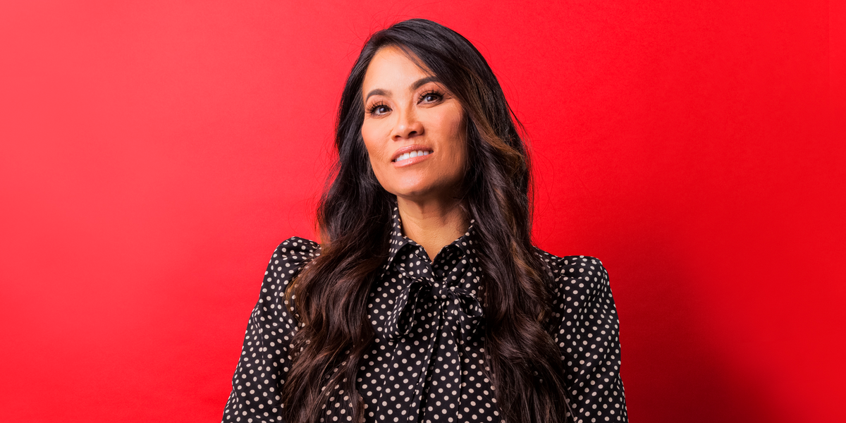 Vea cómo la Dra. Pimple Popper exprime el pus de un quiste "bola de nieve" durante su especial de vacaciones