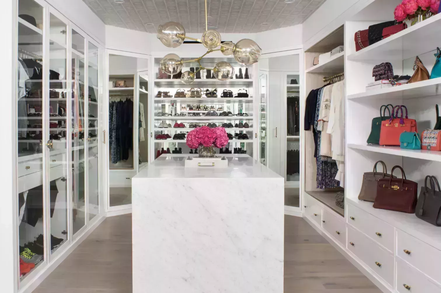 walkin closet ideas with statement island