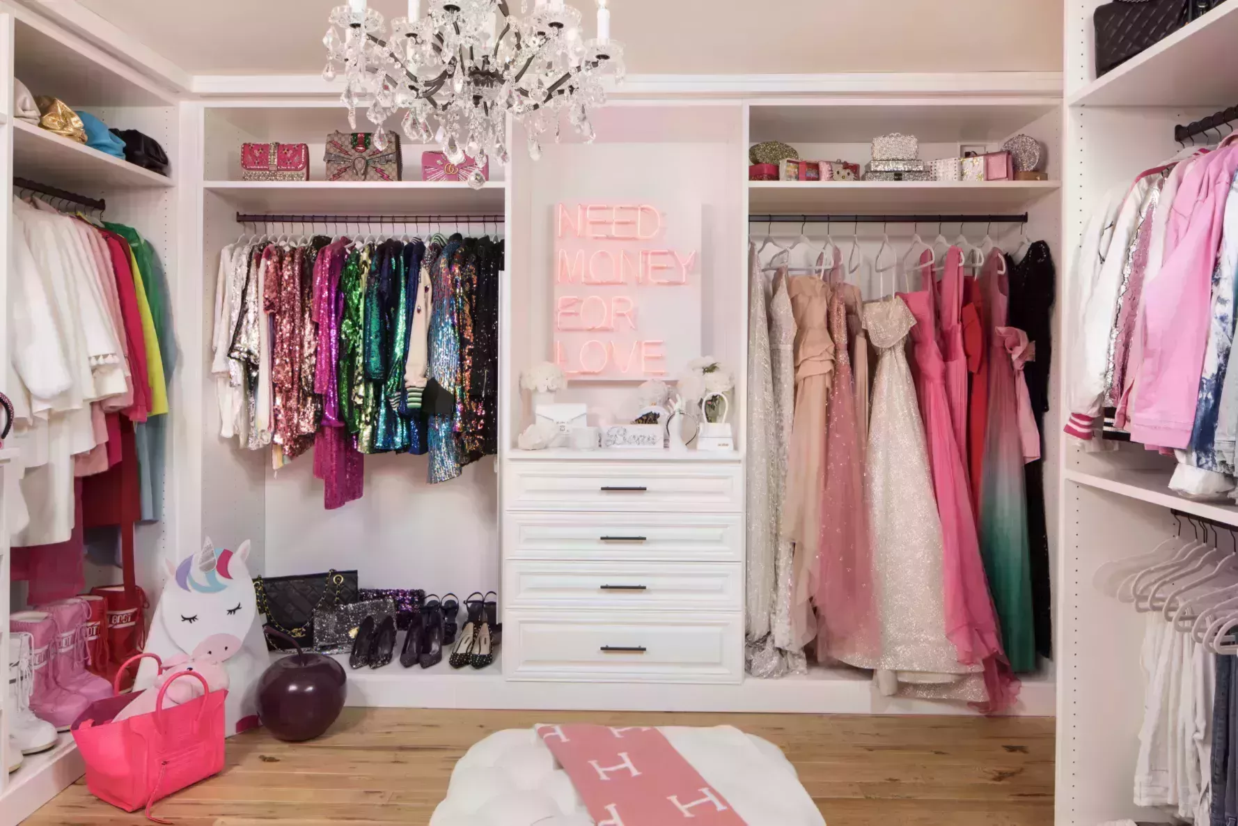 12 ideas inteligentes de armarios empotrados para aprovechar al máximo el espacio, ya sea grande o pequeño