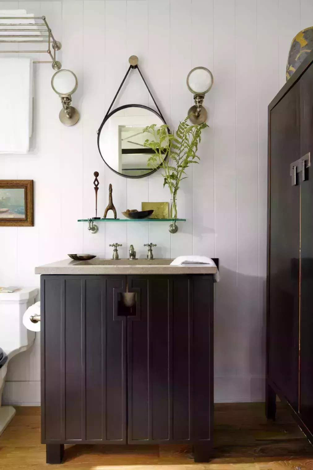 20 elegantes ideas de baños negros para un aspecto clásico y atemporal