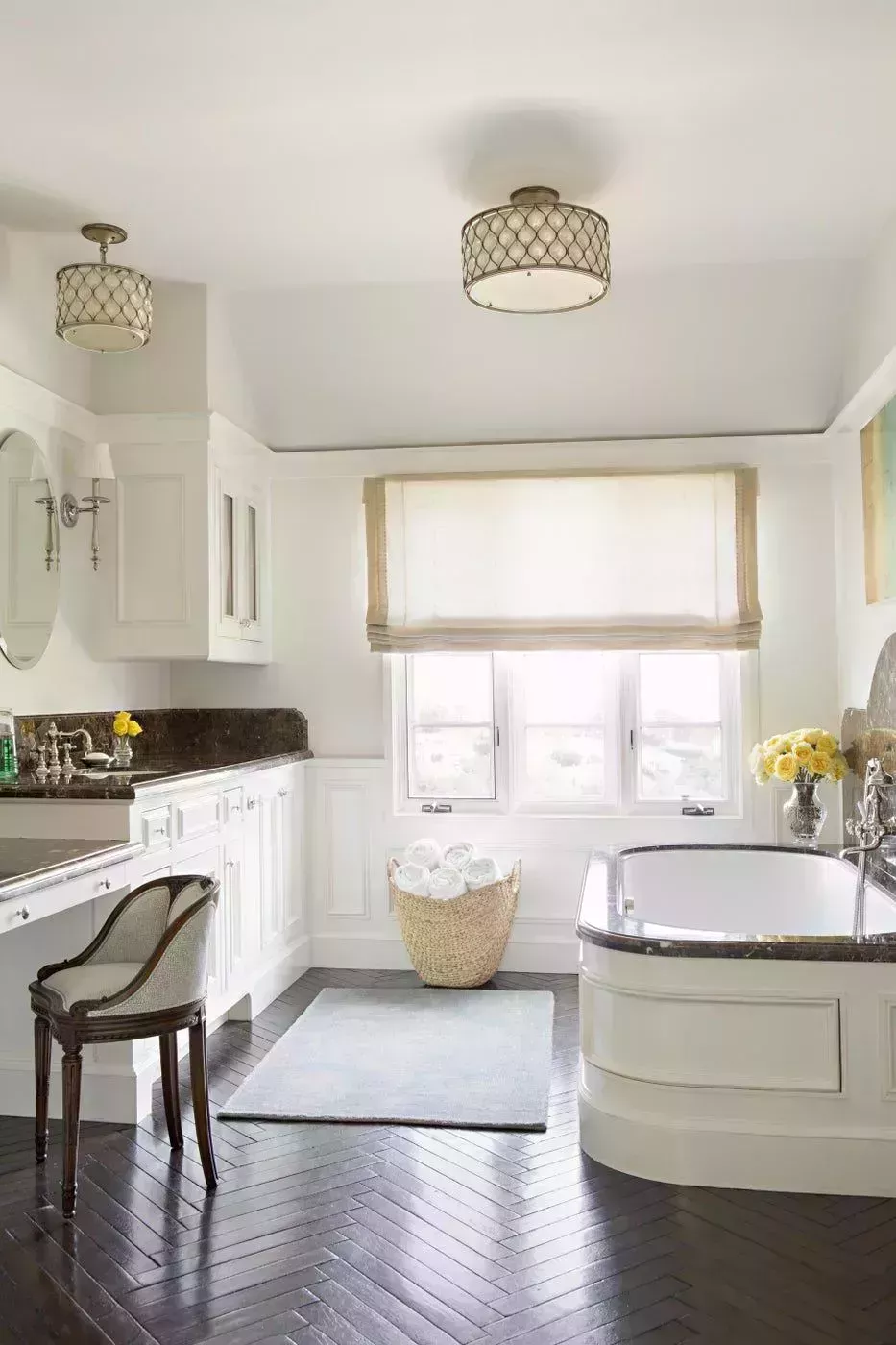 27 impresionantes baños de mármol que irradian brillo y estilo