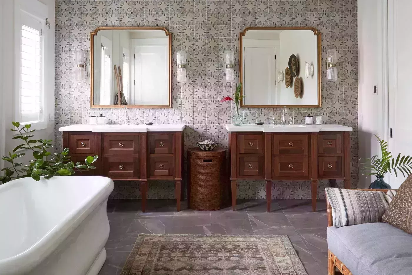 27 impresionantes baños de mármol que irradian brillo y estilo