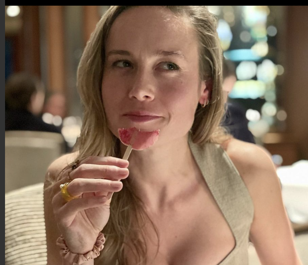 6 reglas de cuidado de la piel que sigue Brie Larson