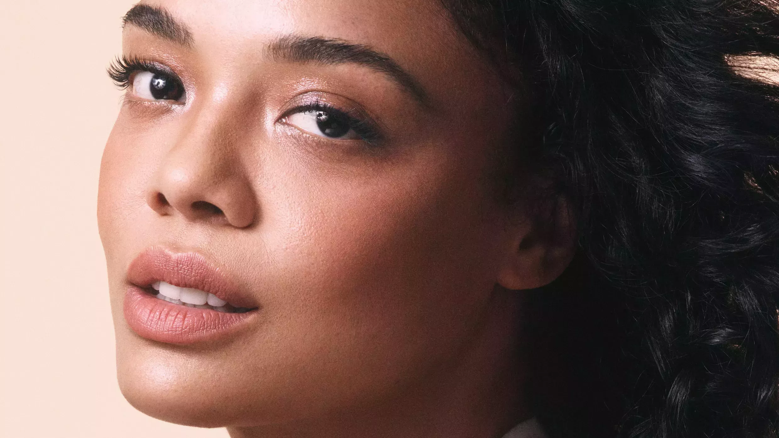 Incluso Tessa Thompson tuvo problemas para encontrar un partido de la Fundación