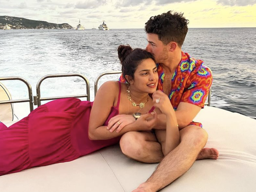 Priyanka Chopra Jonas, de 39 años, brilla en un nuevo selfie sin maquillaje en Instagram mientras está de vacaciones a bordo de un yate