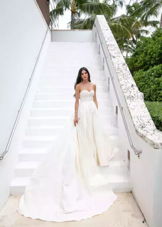 lauren perez on steps