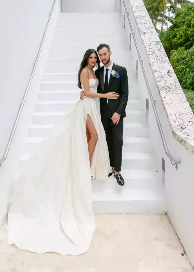 lauren perez and husband on steps