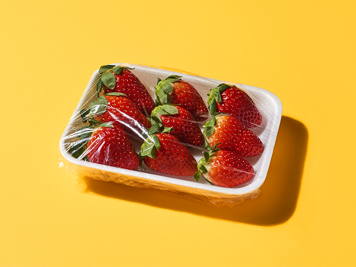 Cómo cultivar fresas: Interior y exterior 