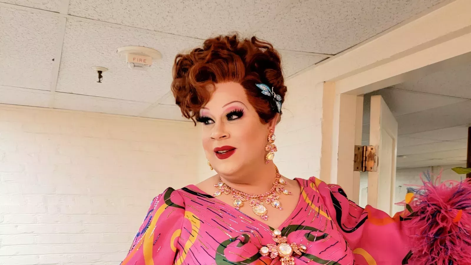 Cómo el maquillaje ayuda a Nina West a contar la historia de Edna Turnblad en 'Hairspray'