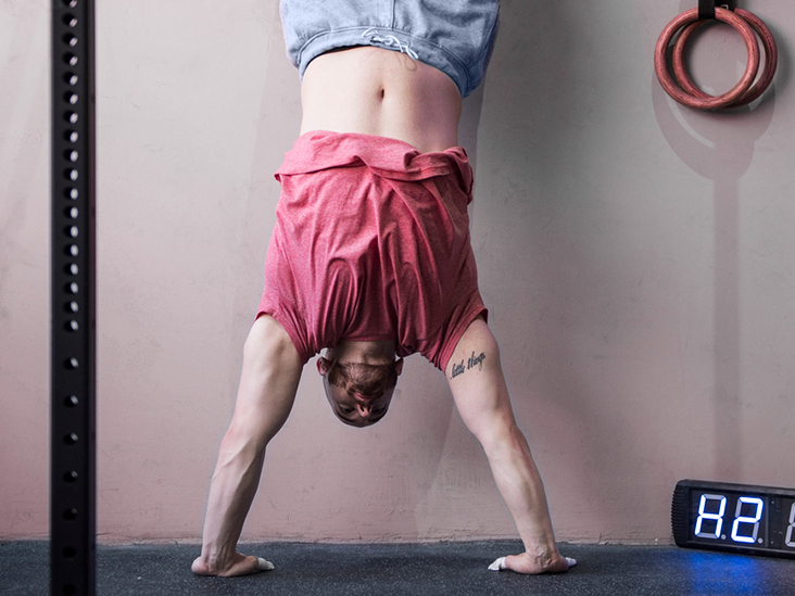 Cómo hacer una parada de manos: Guía para principiantes