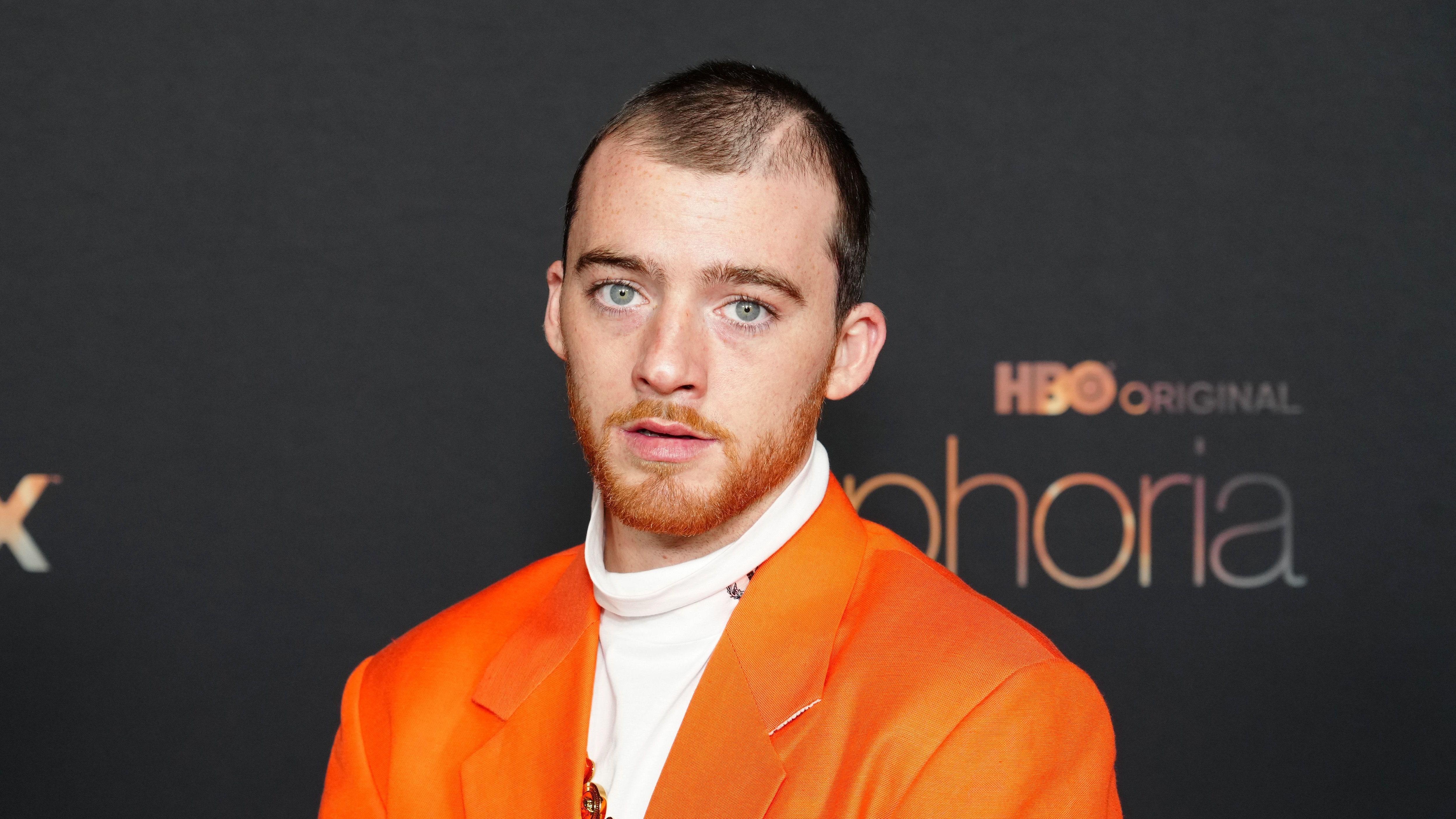 ¿Estás sentado? Genial. Angus Cloud es la nueva cara de la fragancia de Polo Ralph Lauren