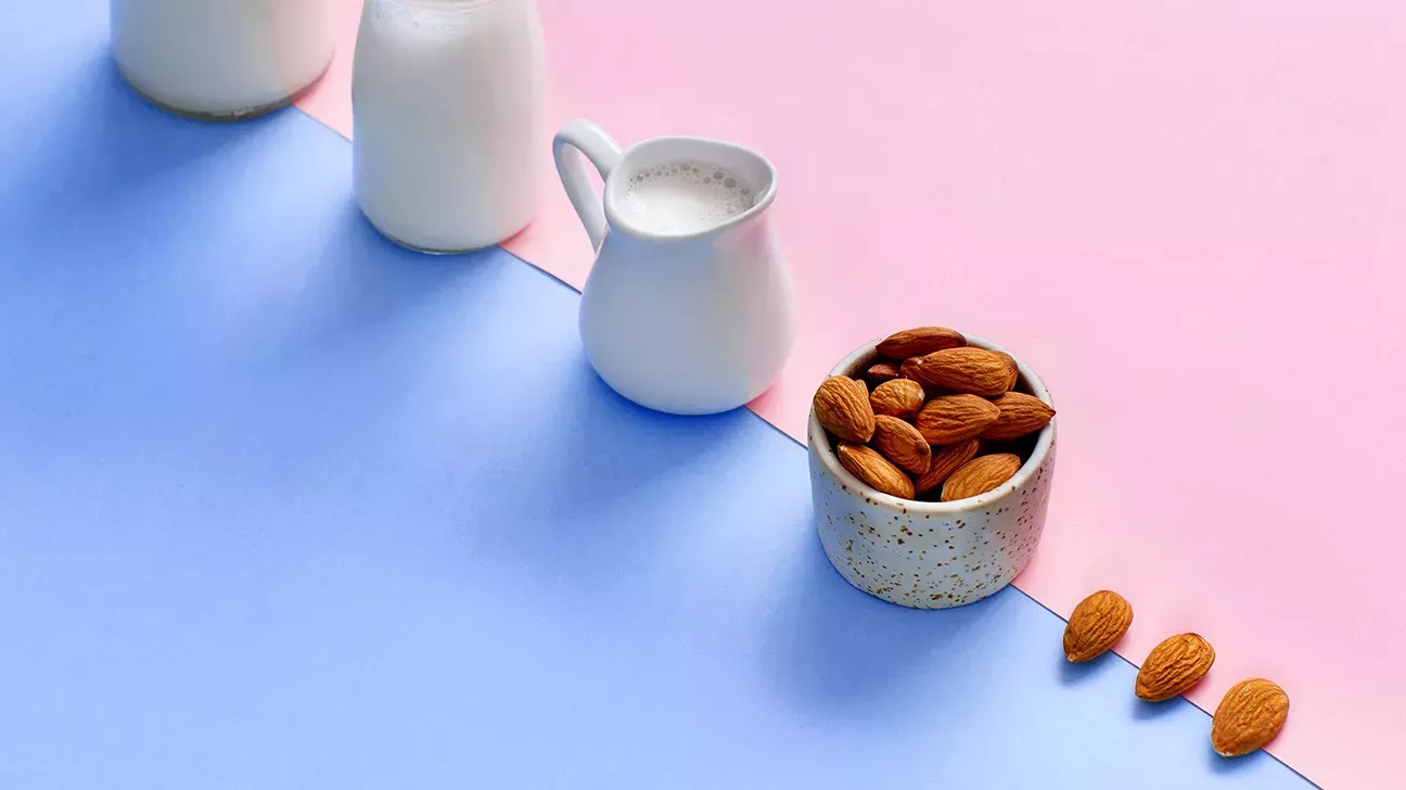 La leche de almendras puede hacer bien al cuerpo... ¿pero se estropea?