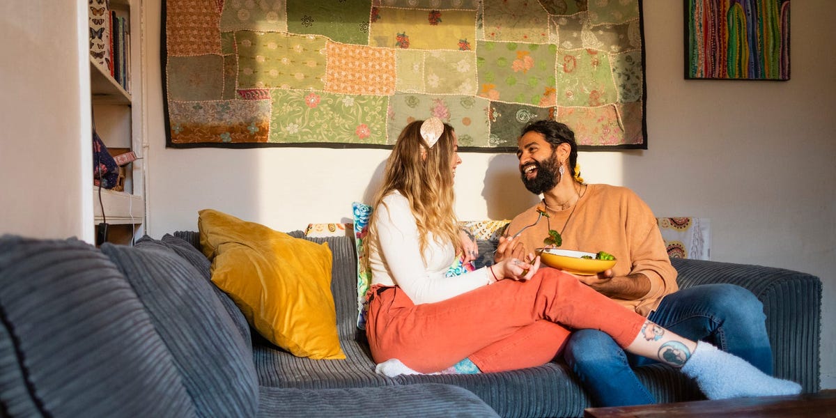 La terapia no tiene por qué ser un impedimento para la relación: aquí tienes 3 preguntas que debes hacer a una cita para saber si es consciente de sí misma