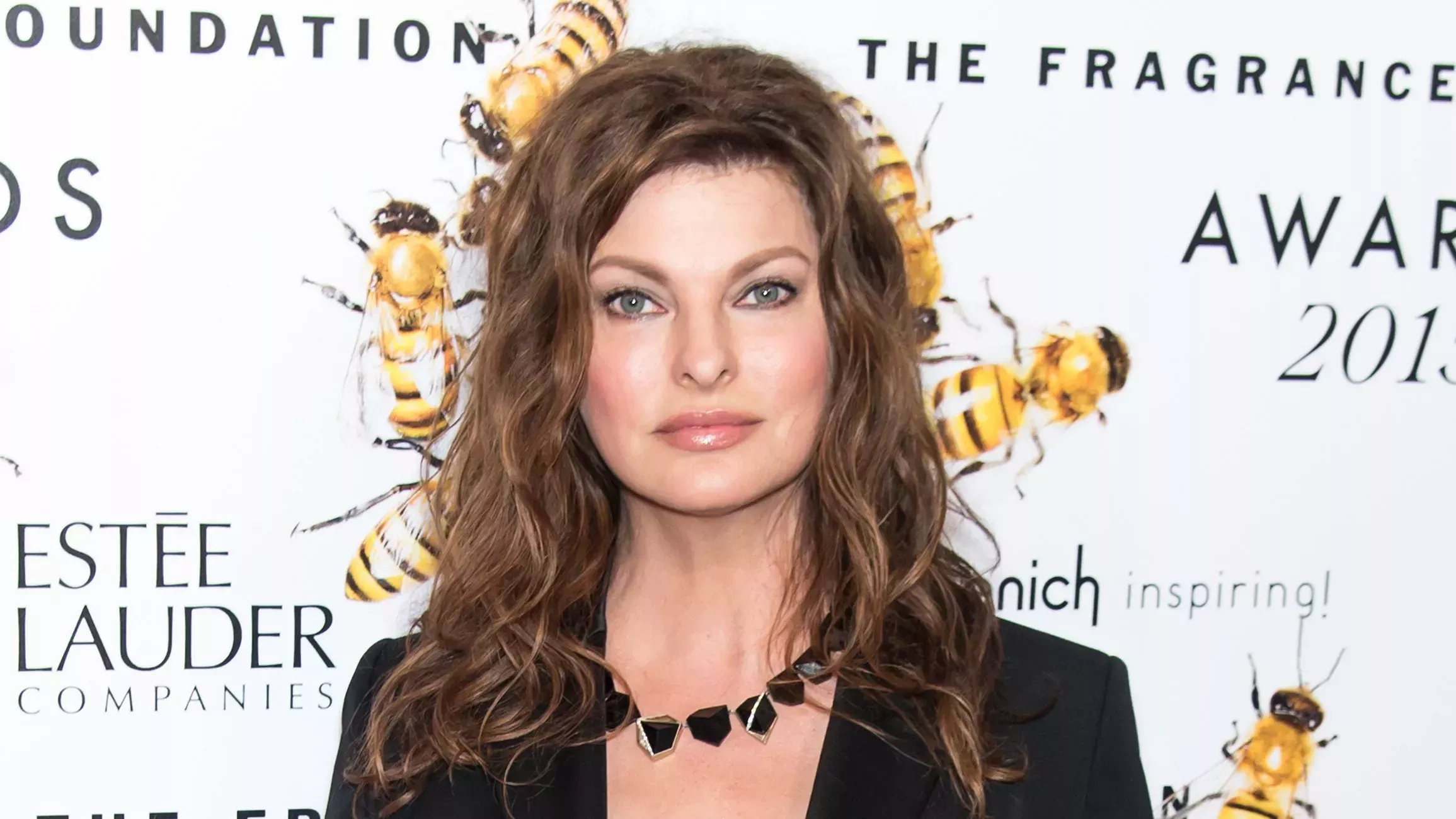 Linda Evangelista compartió las primeras fotos de su cuerpo después de un procedimiento cosmético que salió mal
