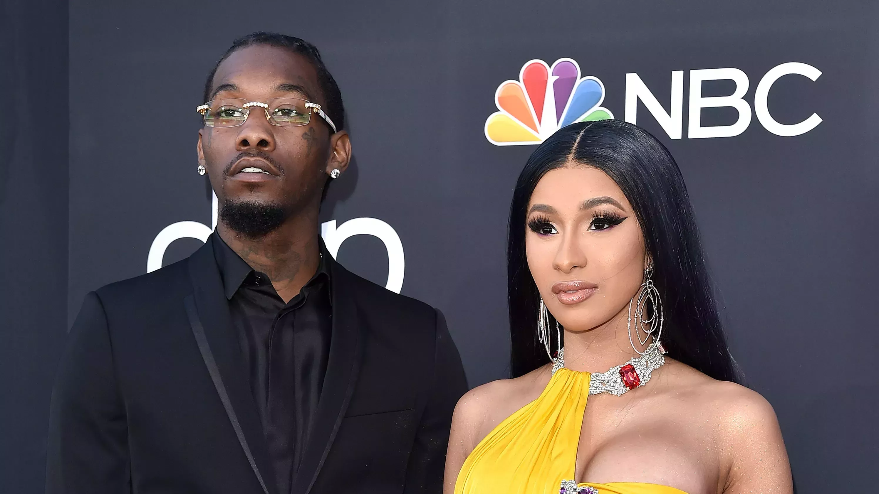 Mira cómo Cardi B y Offset se hacen tatuajes
