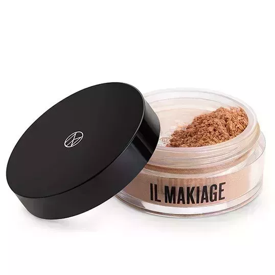 Jar of Il Makiage highlighter on a white background