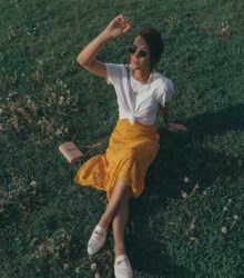 4 maneras de llevar una falda midi esta primavera