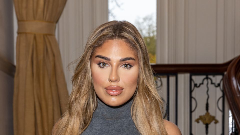 Anna Vakili estuvo a punto de morir durante una operación de lifting de glúteos en Brasil