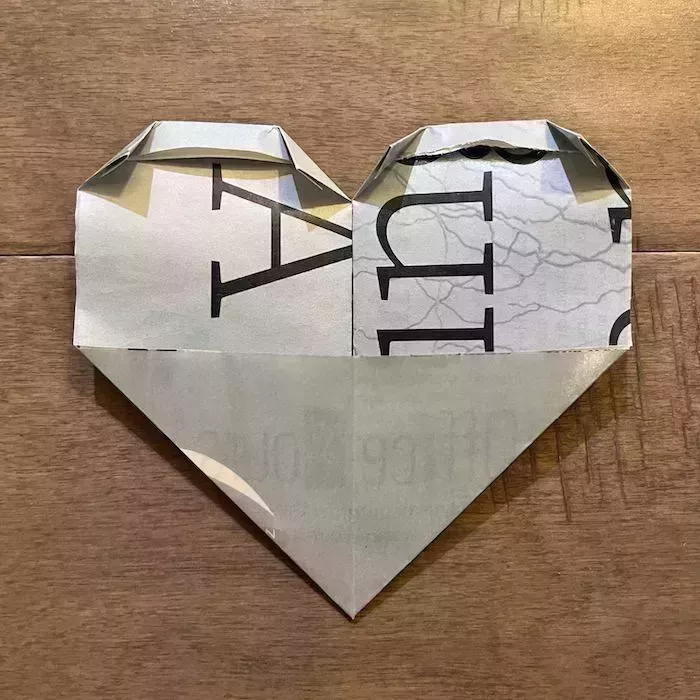 Cómo hacer tus propios marcapáginas de corazón reciclados