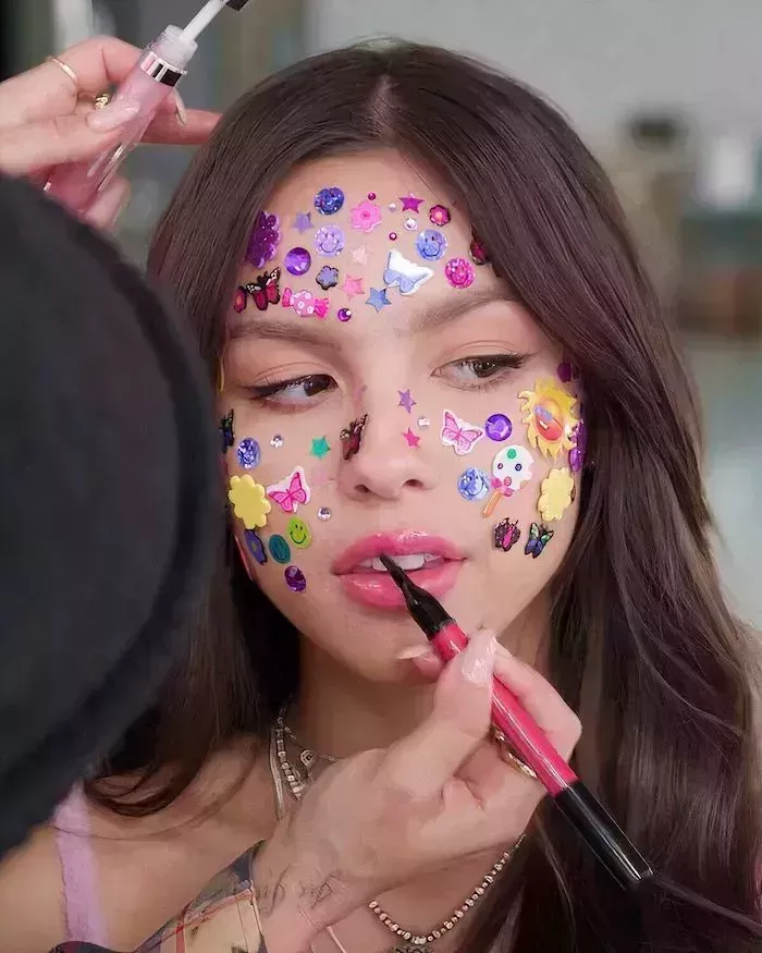  Cómo organizar la fiesta de visionado perfecta para <em>driving home 2 u</em>