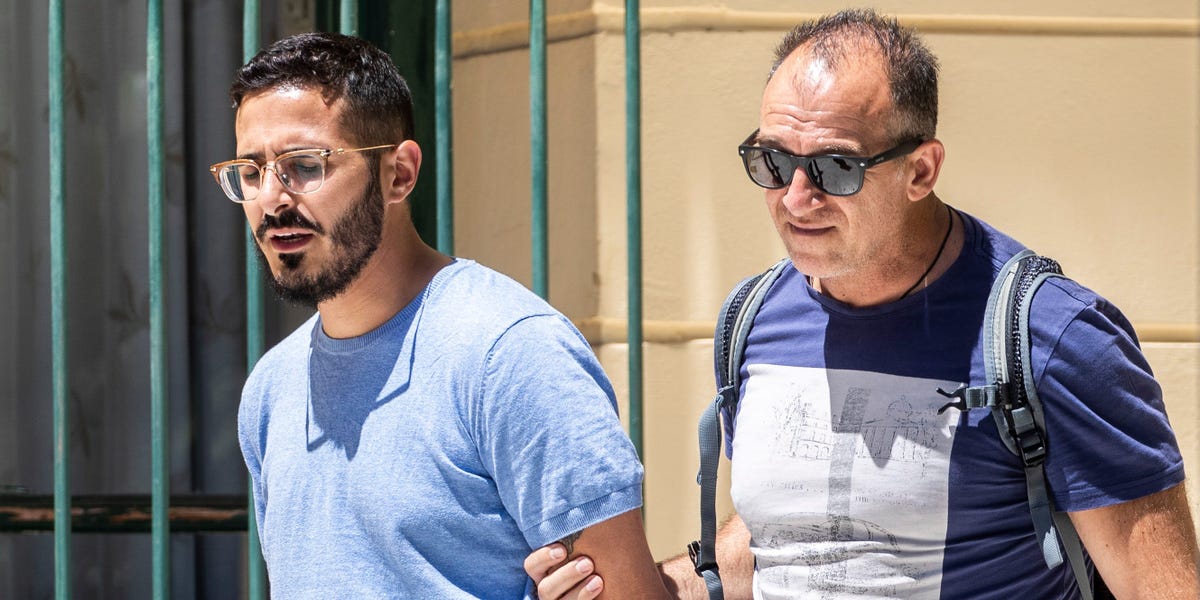 El gobierno advierte que los estafadores de las aplicaciones de citas están proliferando. Aquí te explicamos cómo evitar que te engañen, según un experto.