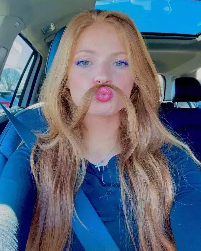 Formas fáciles de incorporar el color a tu rutina de maquillaje de primavera