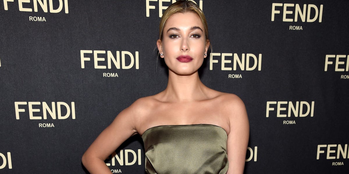 Hailey Bieber sufrió un pequeño derrame cerebral a los 25 años. No es habitual tener un ictus tan joven, pero ciertos factores aumentan el riesgo.