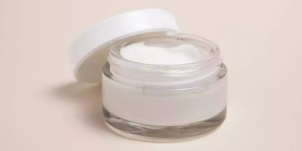 Las cremas aclaradoras de la piel contienen niveles peligrosos e ilegales de mercurio