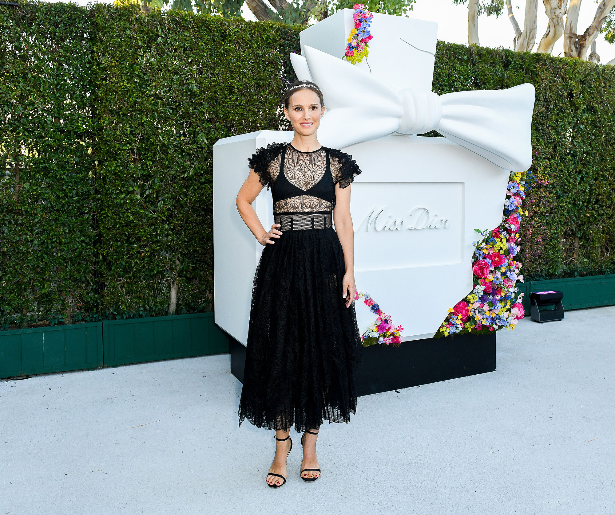 Estas estrellas fueron al estreno del Miss Dior Millefiori Garden Pop-Up and Café en Los Ángeles