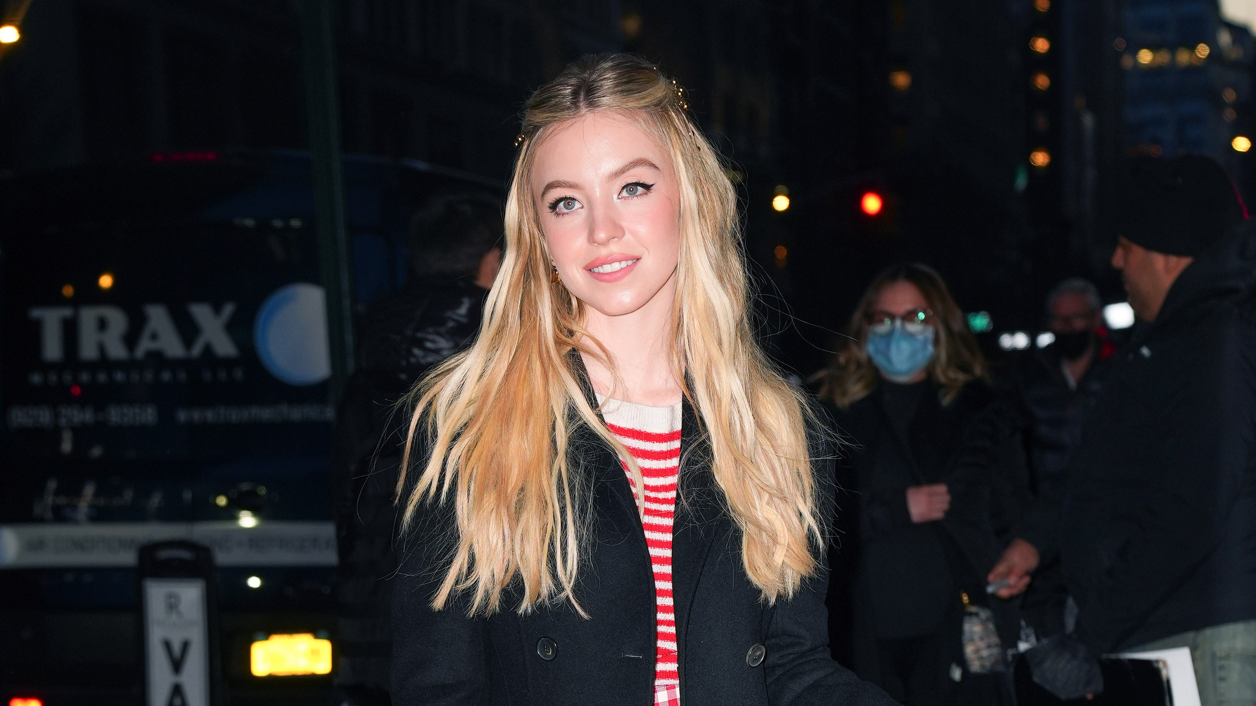 Sydney Sweeney se ha teñido de rojo y su colorista nos ha dado detalles exclusivos